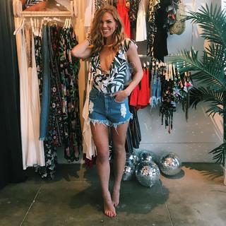 Hannah Brown feet photo 15
