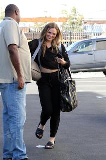 Hannah Brown feet photo 17