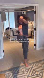 Hannah Brown feet photo 2