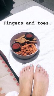 Hannah Cranston feet photo 20