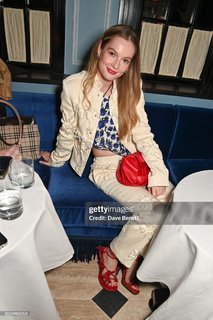 Hannah Dodd feet photo 6