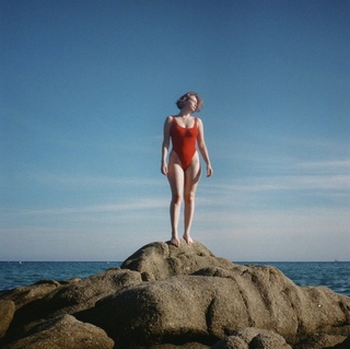 Hannah Einbinder feet photo 16