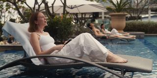 Hannah Einbinder feet photo 1