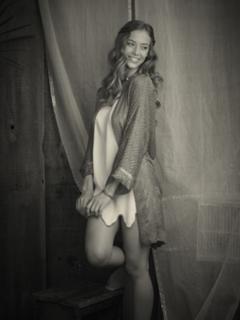 Hannah Ferguson feet photo thumbnail