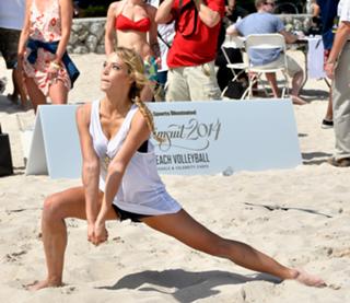 Hannah Ferguson feet photo thumbnail