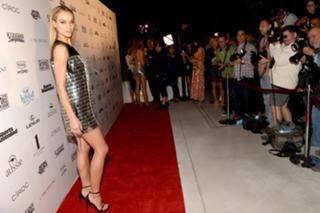Hannah Ferguson feet photo thumbnail