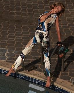 Hannah Ferguson feet photo thumbnail