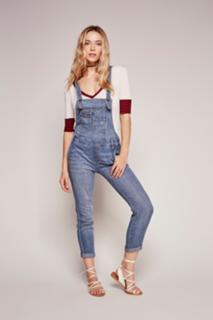 Hannah Ferguson feet photo thumbnail