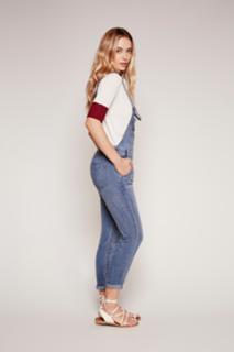 Hannah Ferguson feet photo thumbnail