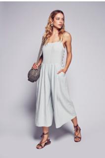 Hannah Ferguson feet photo thumbnail