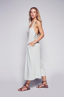 Hannah Ferguson feet photo thumbnail