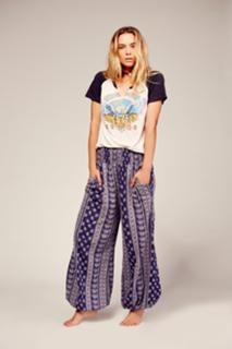 Hannah Ferguson feet photo thumbnail