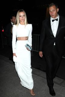 Hannah Ferguson feet photo thumbnail