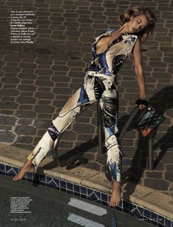 Hannah Ferguson feet photo thumbnail