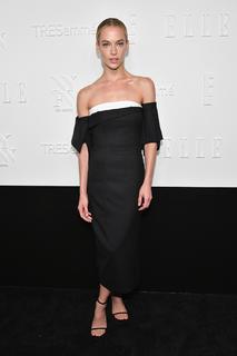 Hannah Ferguson feet photo thumbnail