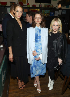 Hannah Ferguson feet photo thumbnail