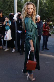 Hannah Ferguson feet photo thumbnail