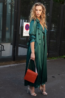 Hannah Ferguson feet photo thumbnail