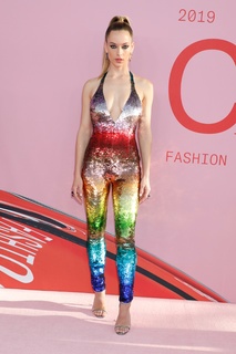 Hannah Ferguson feet photo thumbnail