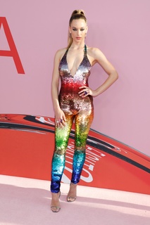 Hannah Ferguson feet photo thumbnail