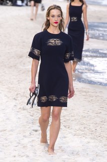 Hannah Ferguson feet photo thumbnail