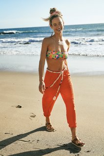 Hannah Ferguson feet photo thumbnail