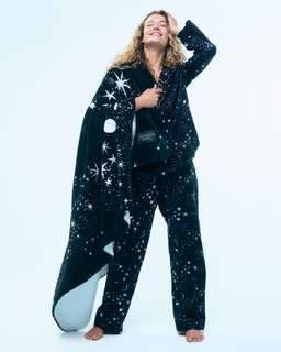 Hannah Ferguson feet photo thumbnail