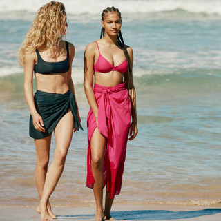 Hannah Ferguson feet photo thumbnail