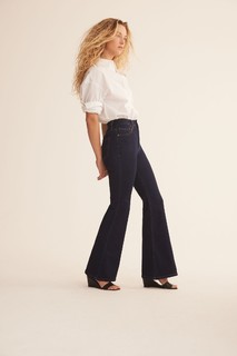 Hannah Ferguson feet photo thumbnail