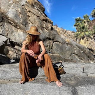 Hannah Ferguson feet photo thumbnail