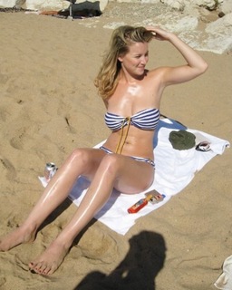 Hannah Ferrier feet photo 16