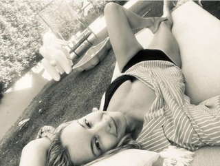 Hannah Ferrier feet photo 19