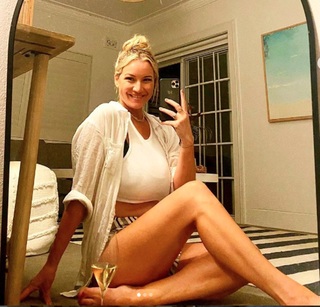 Hannah Ferrier feet photo 8