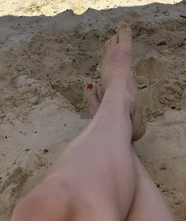Hannah Ferrier feet photo 6