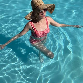 Hannah Fierman feet photo 15