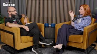 Hannah Fry feet photo 9