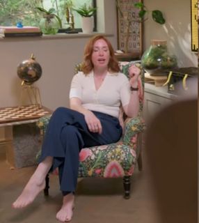 Hannah Fry feet photo 5