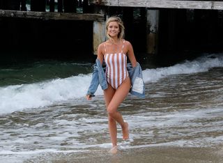 Hannah Godwin feet photo 20