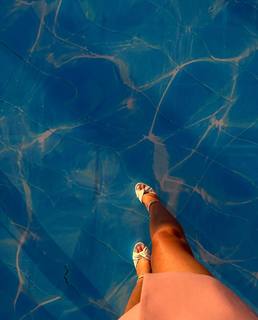 Hannah Godwin feet photo 11