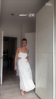 Hannah Godwin feet photo 1