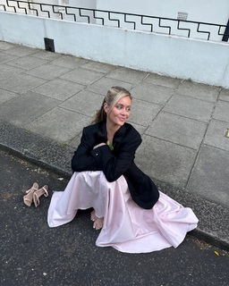 Hannah Godwin feet photo 9