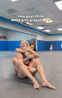 Hannah Goldy feet photo 4