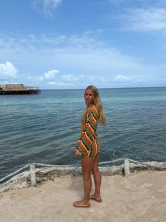 Hannah Hampton feet photo 1