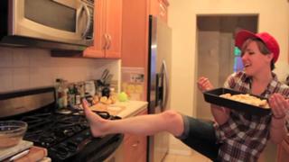 Hannah Hart feet photo thumbnail