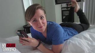 Hannah Hart feet photo thumbnail