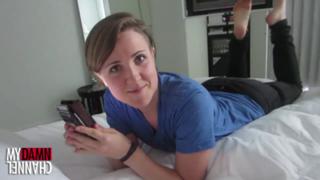 Hannah Hart feet photo thumbnail