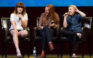 Hannah Hart feet photo thumbnail