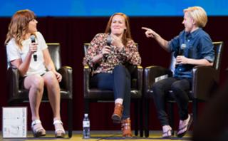 Hannah Hart feet photo thumbnail