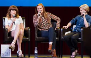 Hannah Hart feet photo thumbnail