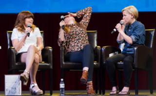 Hannah Hart feet photo thumbnail